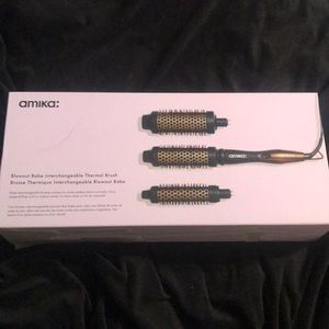 Amika blowout babe interchangeable blowout brush